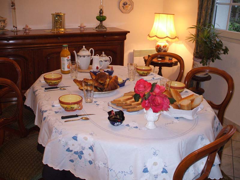 Rsultat de recherche d'images pour "petit dejeuner table du dimanche"